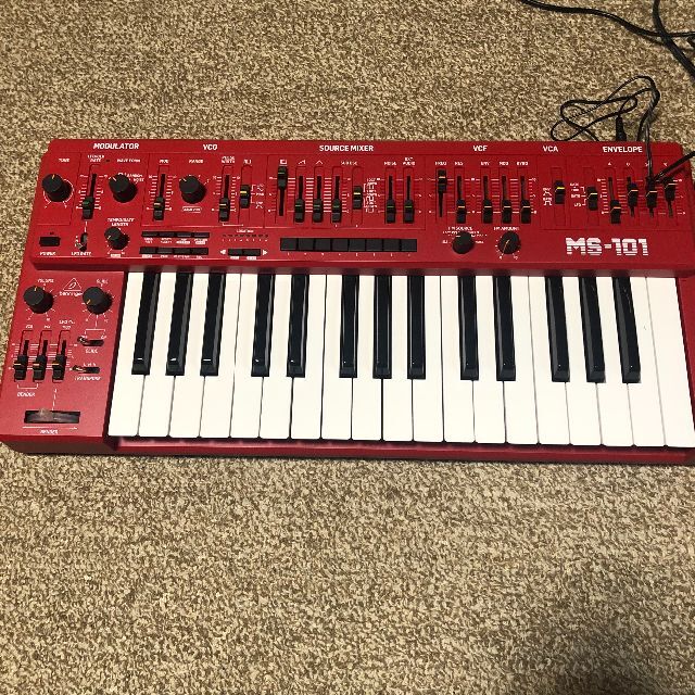 売れ筋がひ贈り物！ アナログシンセ MS-101 Roland SH-101クローン 未