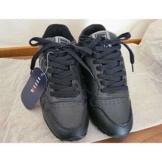 フィラ(FILA)のFILA スニーカー(黒) 24.0【新品】(スニーカー)