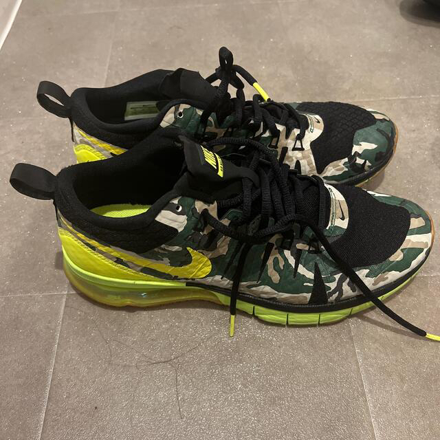 NIKE(ナイキ)の【中古】NIKE AIR MAX TR180 AMP 27.0cm メンズの靴/シューズ(スニーカー)の商品写真