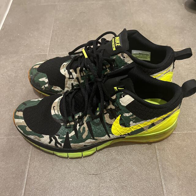 NIKE(ナイキ)の【中古】NIKE AIR MAX TR180 AMP 27.0cm メンズの靴/シューズ(スニーカー)の商品写真