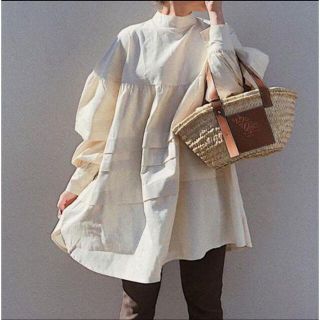 ザラ(ZARA)のブラウス チュニック　パフスリーブ　韓国(シャツ/ブラウス(長袖/七分))