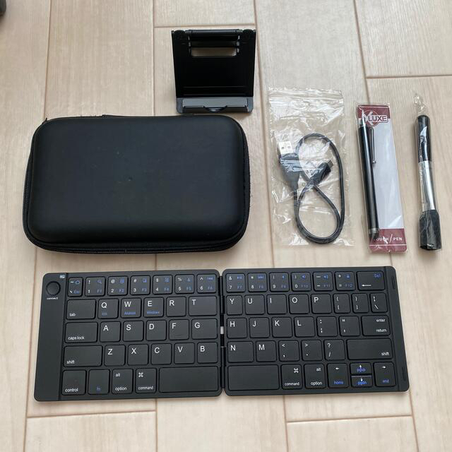 【Bluetooth】財布型　折り畳みキーボード スマホ/家電/カメラのPC/タブレット(PC周辺機器)の商品写真