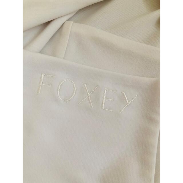 フォクシー　美品　サマージャージストレッチパーカー　ロゴ入り　foxeyパーカー