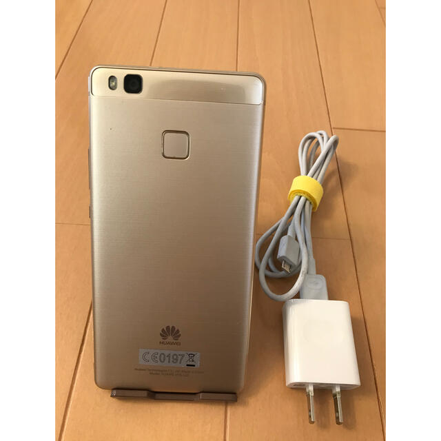 HUAWEI(ファーウェイ)のHUAWEI P9 lite Gold 16 GB SIMフリー スマホ/家電/カメラのスマートフォン/携帯電話(スマートフォン本体)の商品写真