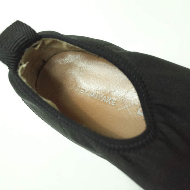 ISSEY MIYAKE - ISSEY MIYAKE x UNITED NUDE イッセイミヤケ ISSEY MIYAKE - ISSEY MIYAKE x UNITED NUDE イッセイミヤケ