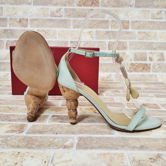 Salvatore Ferragamo - フェラガモ ☆ コルクヒール ストラップ Salvatore Ferragamo - フェラガモ ☆ コルクヒール ストラップ