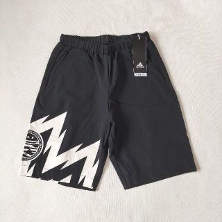 アディダス(adidas)の新品　アディダス ジュニアハーフパンツ　ウーブンパンツ　ブラック　140サイズ(パンツ/スパッツ)