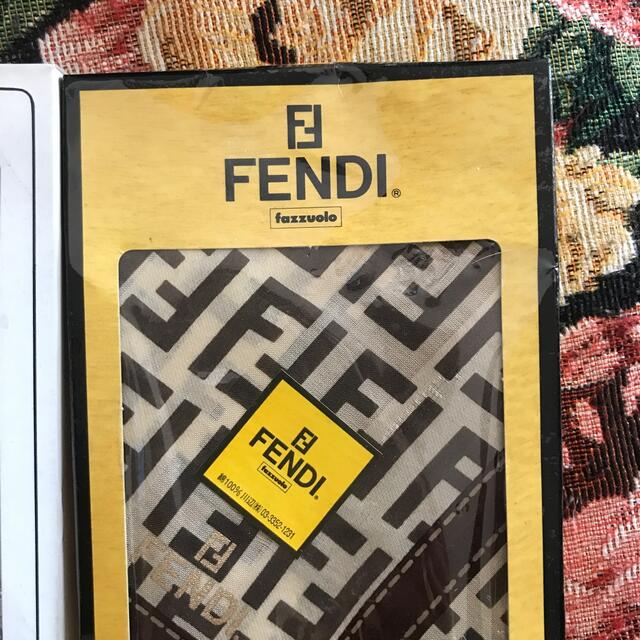 FENDI(フェンディ)のFENDI等　未使用ブランドハンカチ3枚 メンズのファッション小物(ハンカチ/ポケットチーフ)の商品写真