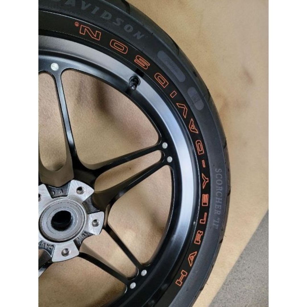 Harley Davidson - ハーレーFXDR純正フロントタイヤホイールの Harley Davidson - ハーレーFXDR純正フロントタイヤホイールの