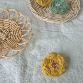 ハンドメイド お花 ブローチ(コサージュ/ブローチ)