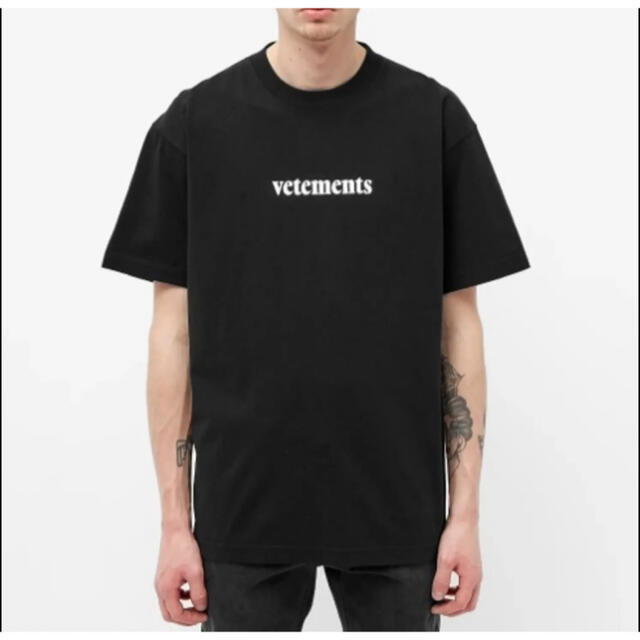 【美品】VETMENTS ヴェトモン　プリントロゴtシャツ Lサイズ メンズのトップス(Tシャツ/カットソー(半袖/袖なし))の商品写真