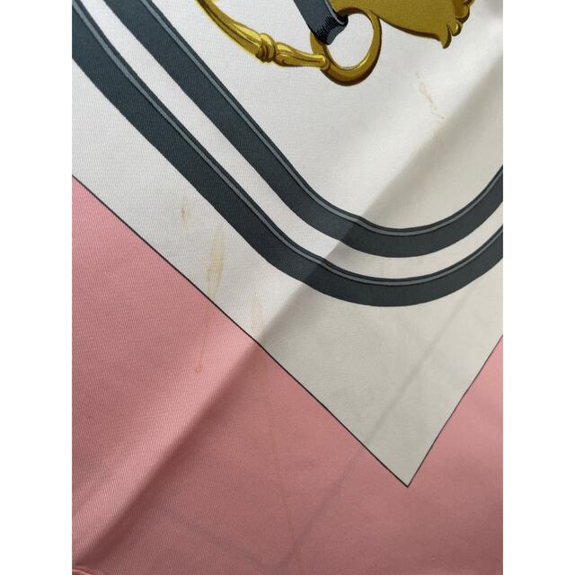 Hermes(エルメス)の世界で一番売れたスカーフ　人気のピンク　エルメス　カレ90 レディースのファッション小物(バンダナ/スカーフ)の商品写真