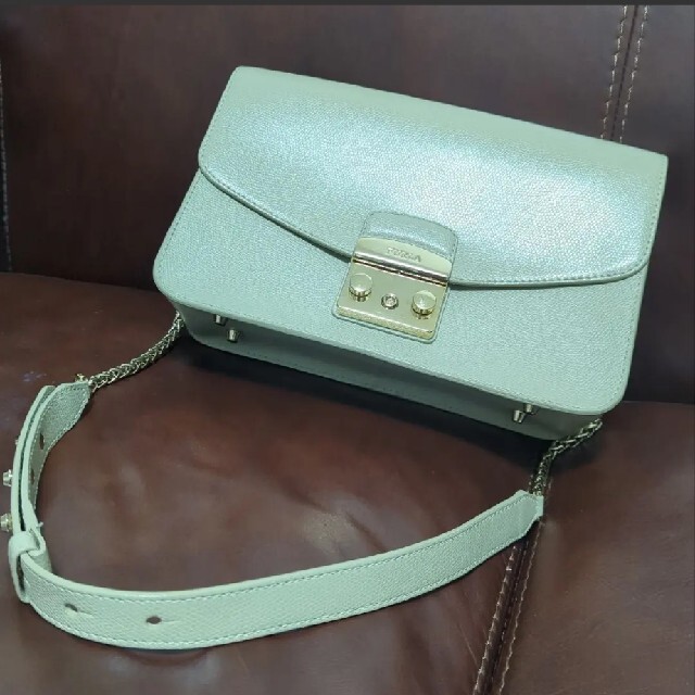 FURLA　ショルダーバッグ　メトロポリス