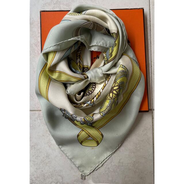Hermes(エルメス)の爽やか水色　エルメス　スカーフ　カレ90 レディースのファッション小物(バンダナ/スカーフ)の商品写真