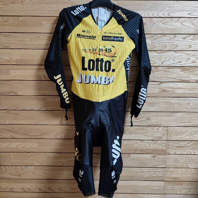 SHIMANO(シマノ)の支給品　エアロスキンスーツ　Lotto JUMBO　ロットユンボ　SHIMANO スポーツ/アウトドアの自転車(ウエア)の商品写真