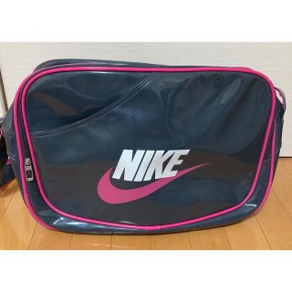 ナイキ(NIKE)のNIKE ナイキ　スポーツバッグ　グレー&ピンク　☆ジム☆部活(ボストンバッグ)