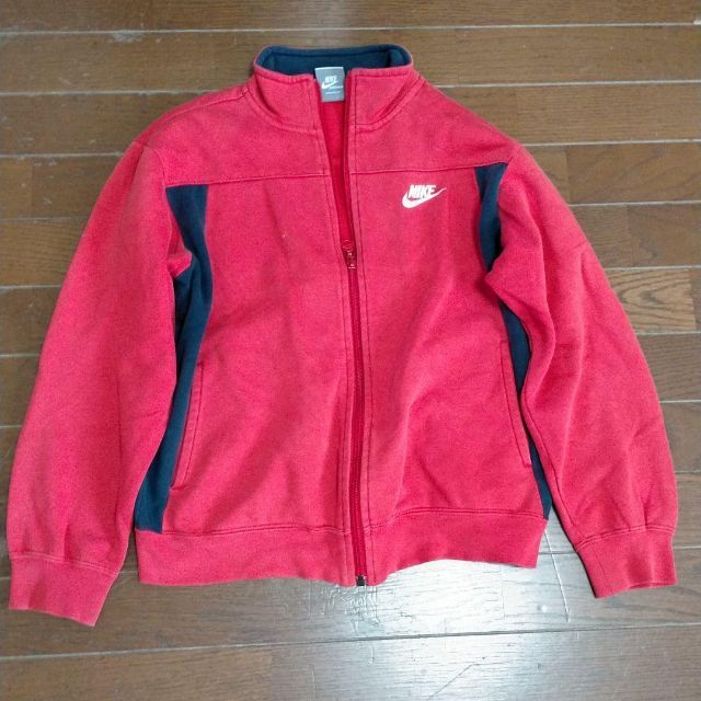 NIKE(ナイキ)のNIKE 　男の子用　ジャケット  レッド キッズ/ベビー/マタニティのキッズ服男の子用(90cm~)(ジャケット/上着)の商品写真