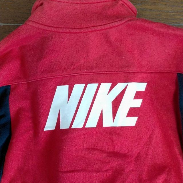 NIKE(ナイキ)のNIKE 　男の子用　ジャケット  レッド キッズ/ベビー/マタニティのキッズ服男の子用(90cm~)(ジャケット/上着)の商品写真