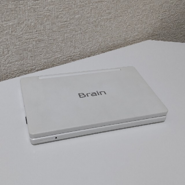 SHARP(シャープ)のカラー電子辞書 Brain ホワイト スマホ/家電/カメラのスマホ/家電/カメラ その他(その他)の商品写真