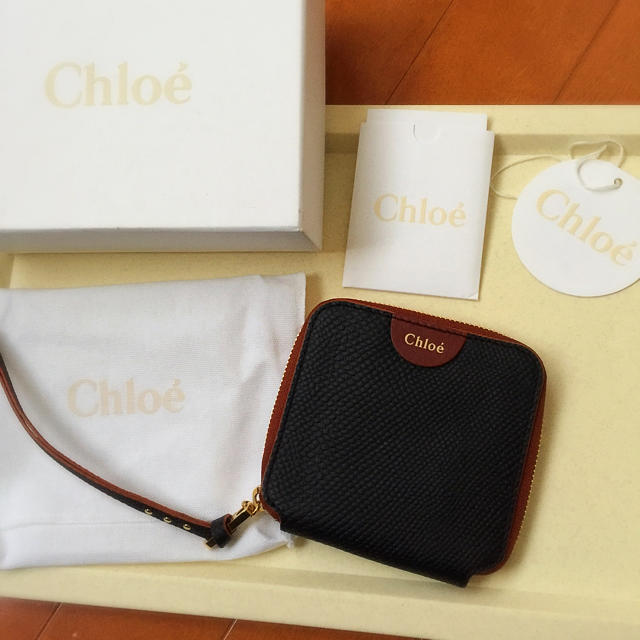 Chloe(クロエ)のクロエ Chloe 二つ折り財布 型押し ブラック  レディースのファッション小物(財布)の商品写真