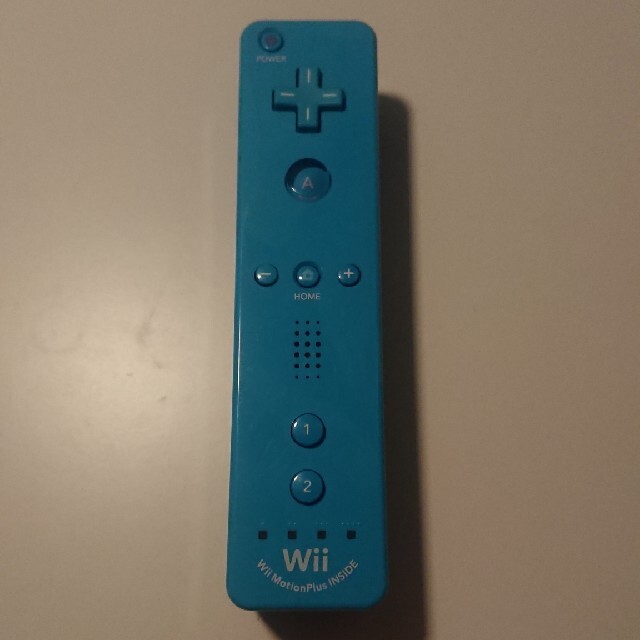 Wii(ウィー)のWiiリモコン (Wiiモーションプラス内蔵) 水色 エンタメ/ホビーのゲームソフト/ゲーム機本体(その他)の商品写真