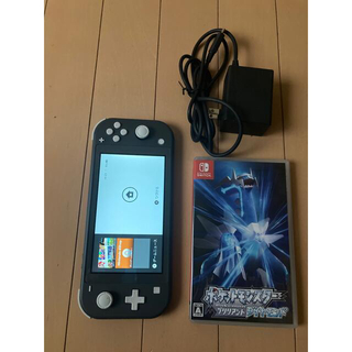 ニンテンドースイッチ(Nintendo Switch)の任天堂　switch  light ブリリアントダイヤモンド(携帯用ゲーム機本体)