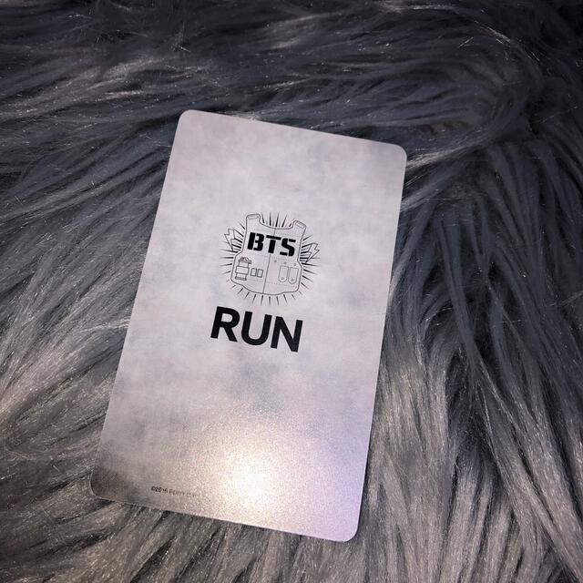 防弾少年団(BTS)(ボウダンショウネンダン)のジョングク トレカ RUN 初回限定盤 ランダム トレーディングカード エンタメ/ホビーのCD(K-POP/アジア)の商品写真