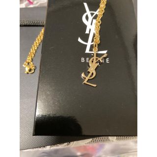 サンローラン(Saint Laurent)のイヴ・サンローラン正規品　超人気レディースチャームネックレス新品　箱、　革紐付き(ネックレス)