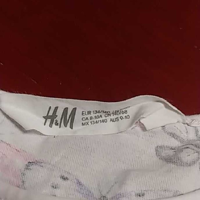 H&M(エイチアンドエム)の【記名なし】【サイズ134/140】 H&M　ワンピース　/半袖 キッズ/ベビー/マタニティのキッズ服女の子用(90cm~)(ワンピース)の商品写真