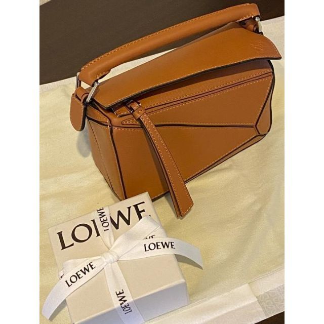 正規品・未使用新品 LOEWEパズルバックミニ