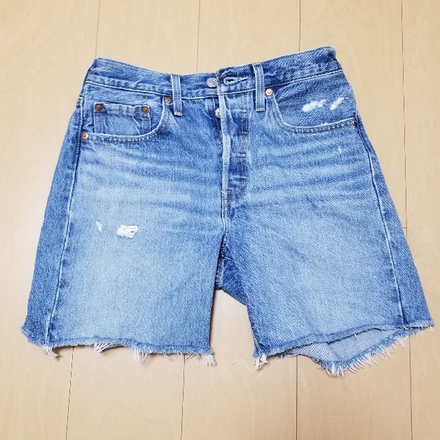 Levi's(リーバイス)のリーバイス ハーフパンツ レディースのパンツ(ハーフパンツ)の商品写真