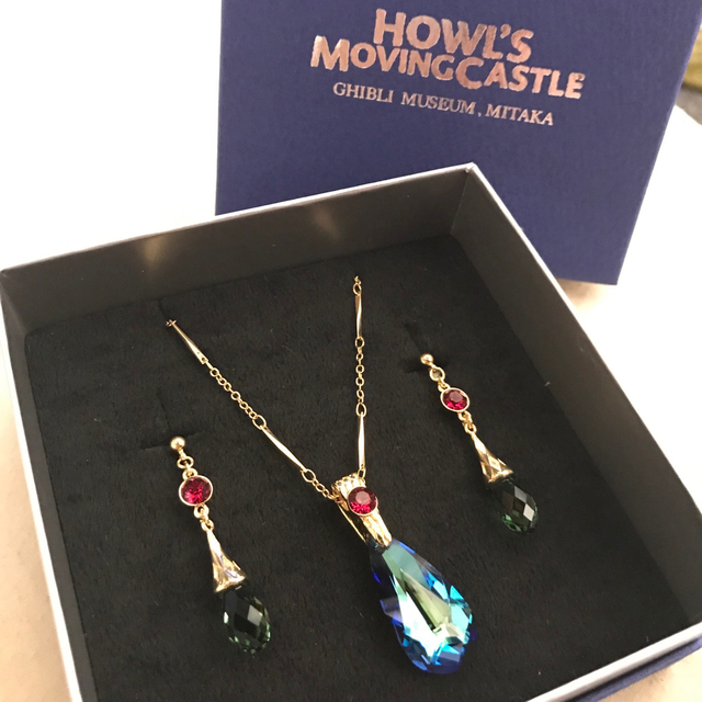 ジブリ(ジブリ)のジブリ美術館限定 ハウルの動く城 ネックレス＆ピアスセット レディースのアクセサリー(ネックレス)の商品写真