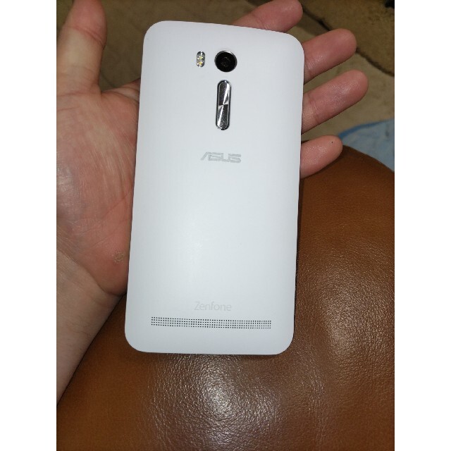 ZenFone(ゼンフォン)の中古　ASUS　Zenfone Go ZB551KL スマホ/家電/カメラのスマートフォン/携帯電話(スマートフォン本体)の商品写真