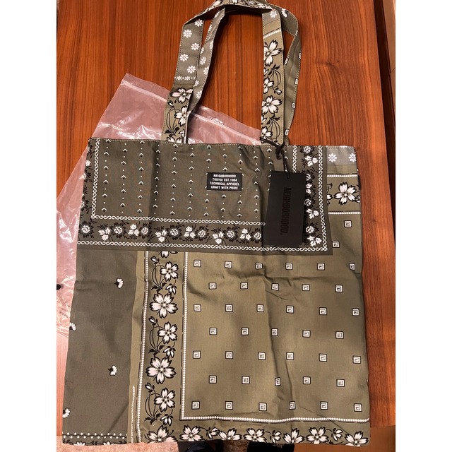 NEIGHBORHOOD(ネイバーフッド)のNEIGHBORHOOD BANDANA CHOPPED TOTE OLIVE メンズのバッグ(トートバッグ)の商品写真