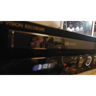 アクオス(AQUOS)のシャープ/DVD/VHS一体型レコーダーDV-ACV52美観(DVDレコーダー)