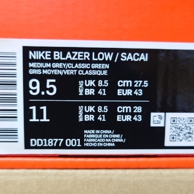 NIKE(ナイキ)のナイキ 新品 NIKE sacai BLAZER LOW 27.5cm メンズの靴/シューズ(スニーカー)の商品写真