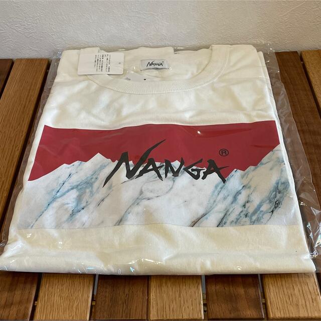 NANGA(ナンガ)の新品未使用 NANGA MT LOGO LOOSE FIT TEE  白Tシャツ メンズのトップス(Tシャツ/カットソー(半袖/袖なし))の商品写真