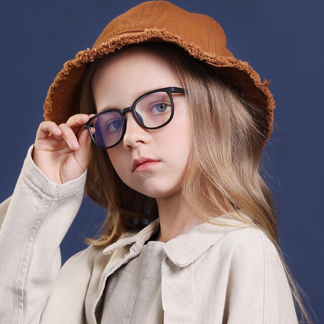 ブルーライトカットメガネ キッズ 子供 ダークグレー 撮影 おしゃれ かわいい レディースのファッション小物(サングラス/メガネ)の商品写真