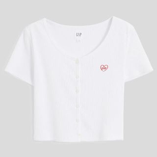 ギャップ(GAP)の今季 新品タグ付き GAP リブ クロップド ボタン GAPロゴ Tシャツ 白(Tシャツ(半袖/袖なし))