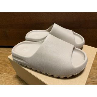 アディダス(adidas)のadidas Yeezy Slide "Pure" (GW1934)(サンダル)