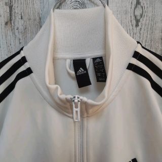 adidas パフォーマンス刺繍ロゴ 裏地付き肉厚ジャケット 内ポケット付き