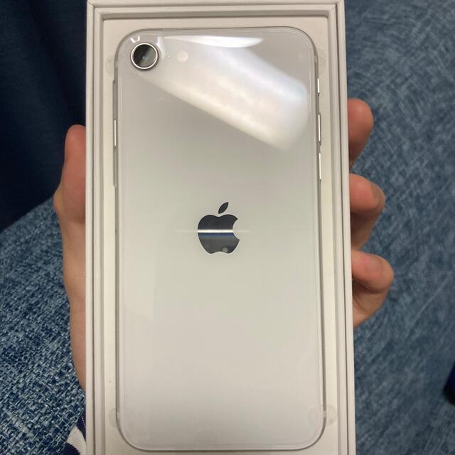 iPhone - iPhone SE 64GB 第2世代 ホワイトの通販 by アヤト's shop｜アイフォーンならラクマ