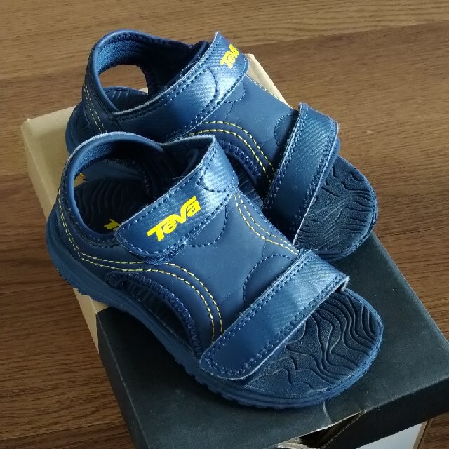 Teva(テバ)のTAVA サンダル　15cm キッズ/ベビー/マタニティのキッズ靴/シューズ(15cm~)(サンダル)の商品写真