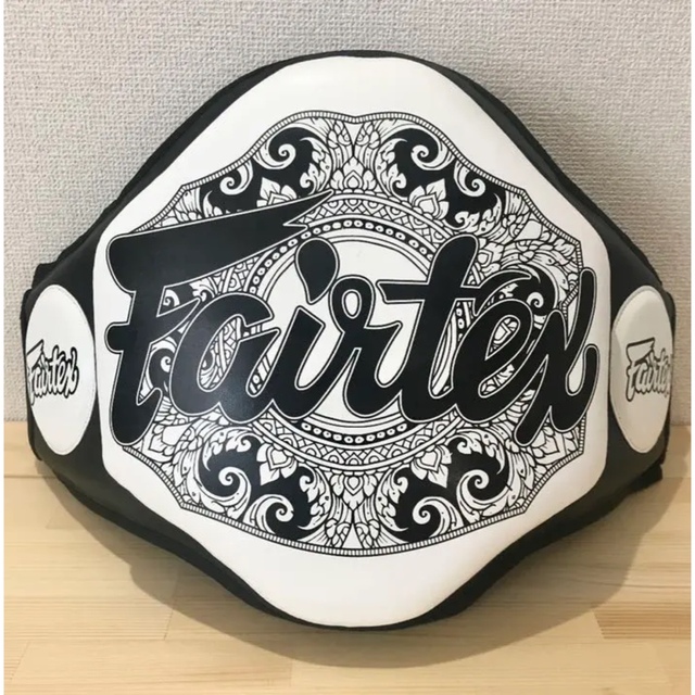 【新品】fairtex キックミット KPLC6 Black/Gord スポーツ/アウトドアのスポーツ/アウトドア その他(ボクシング)の商品写真