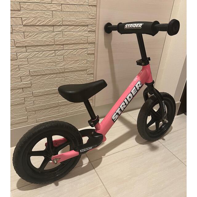 STRIDA(ストライダ)のストライダー　スポーツモデル　ピンク キッズ/ベビー/マタニティの外出/移動用品(自転車)の商品写真