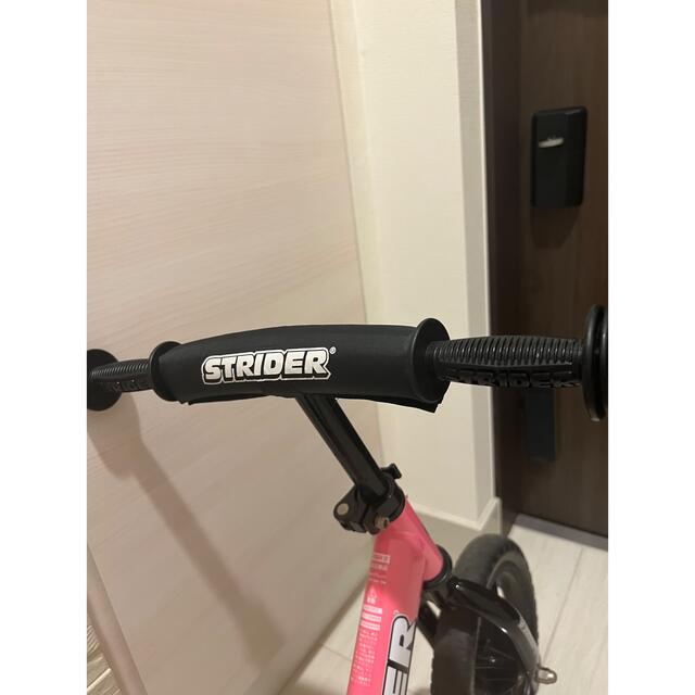 STRIDA(ストライダ)のストライダー　スポーツモデル　ピンク キッズ/ベビー/マタニティの外出/移動用品(自転車)の商品写真