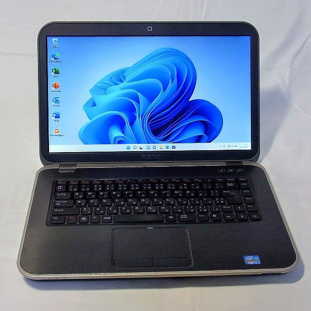 DELL(デル)のデル Inspiron 15R 5520　綺麗なホワイトボディ　新品バッテリー スマホ/家電/カメラのPC/タブレット(ノートPC)の商品写真