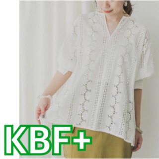 ケービーエフプラス(KBF+)の★ WEB限定 KBF+ フラワーエンブロイダリー Vネック ブラウス(シャツ/ブラウス(長袖/七分))