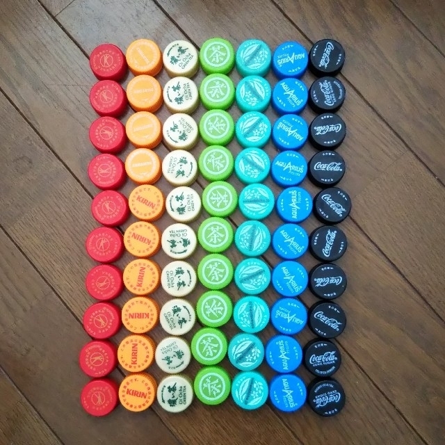 ペットボトル キャップ グラデーション 7色 | フリマアプリ ラクマ