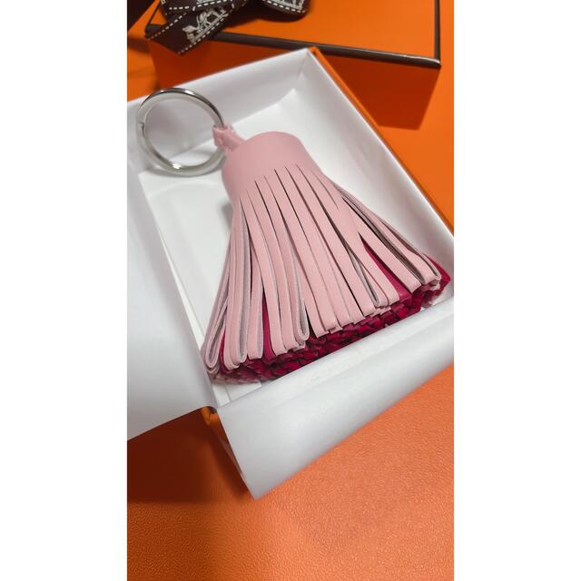 オフ HERMES カルメンチャーム新品未使用 ローズサクラ kotech.ci